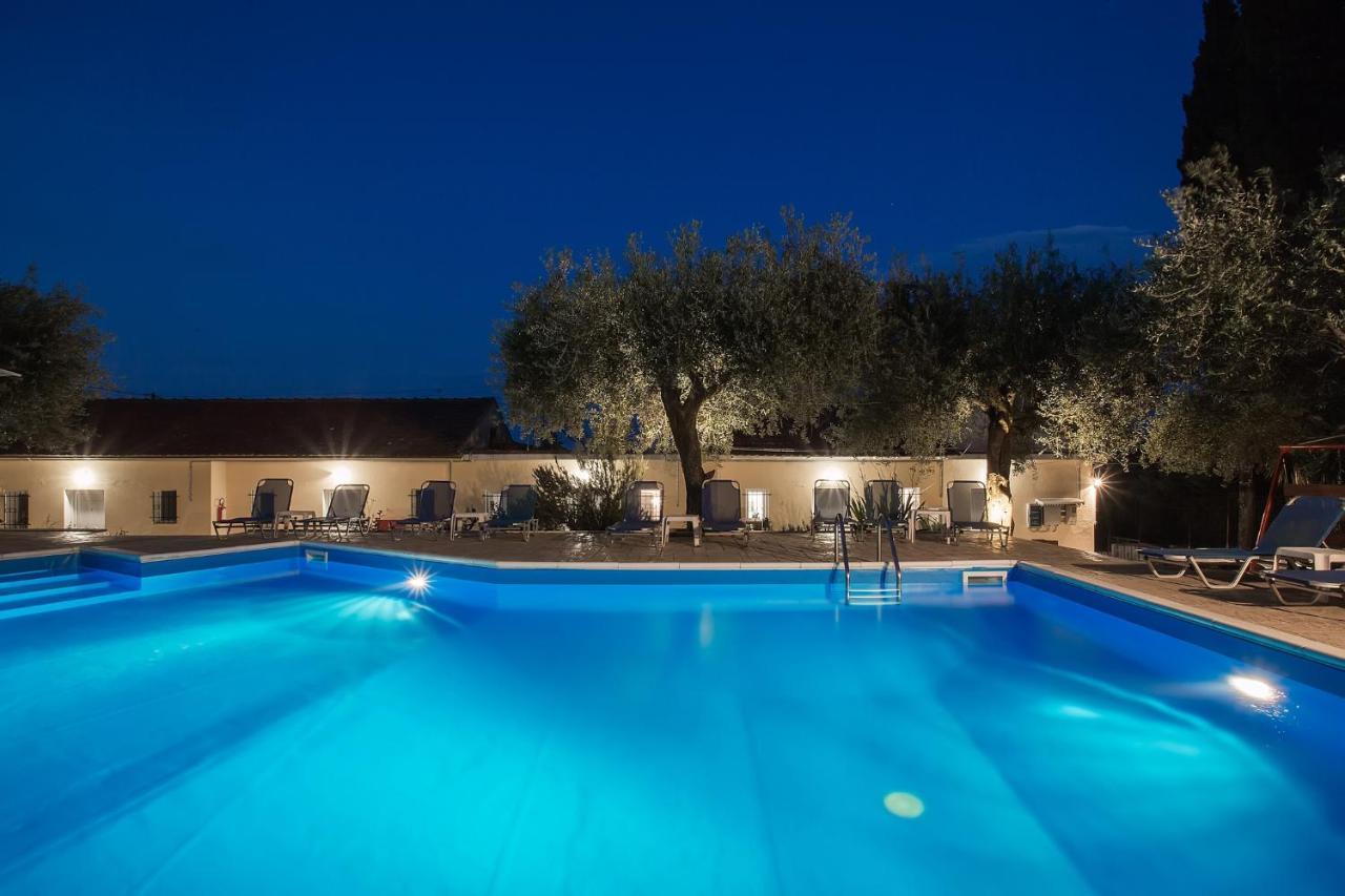 Olive Grove Poolside Apartments Benitses  Exterior foto