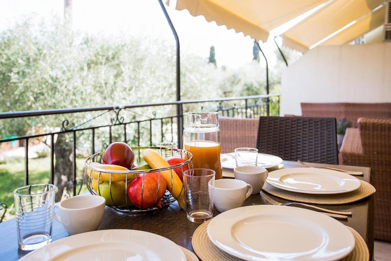 Olive Grove Poolside Apartments Benitses  Exterior foto
