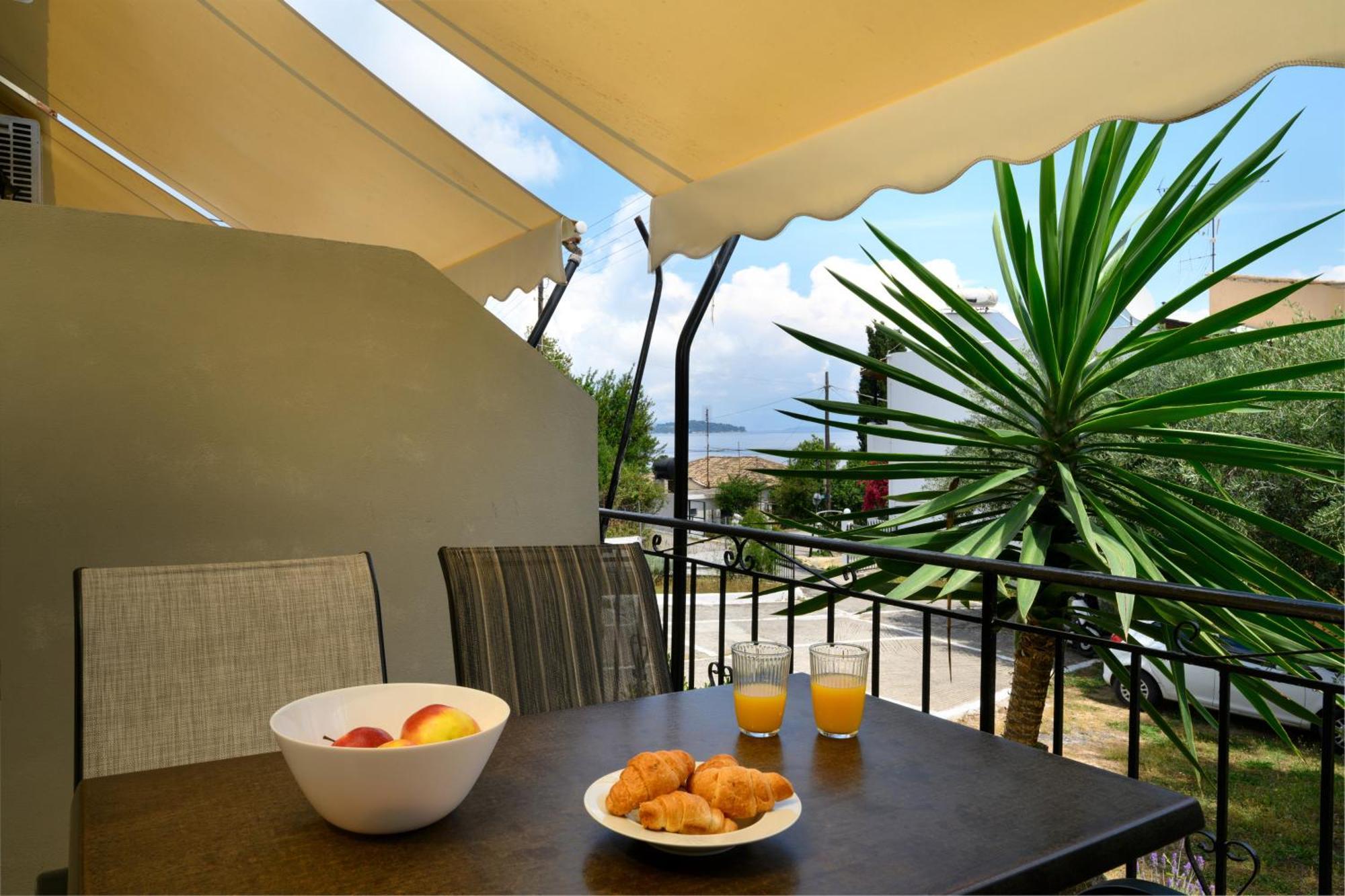 Olive Grove Poolside Apartments Benitses  Exterior foto