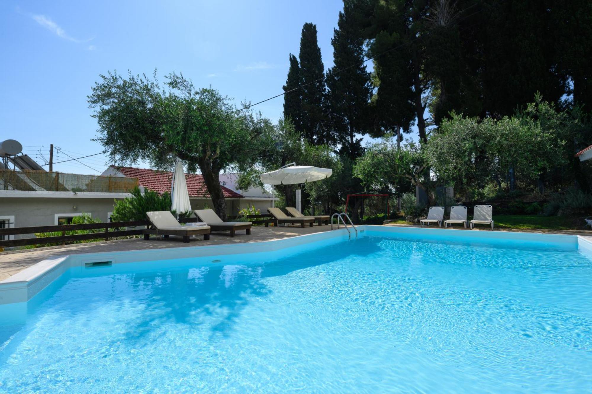 Olive Grove Poolside Apartments Benitses  Exterior foto